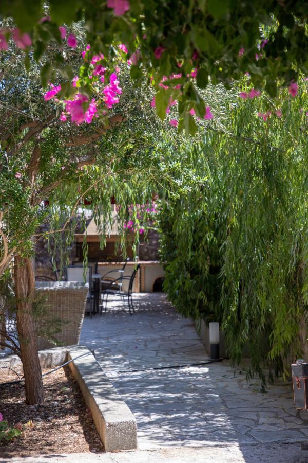 Alicelia Boutique Inn Вати Экстерьер фото