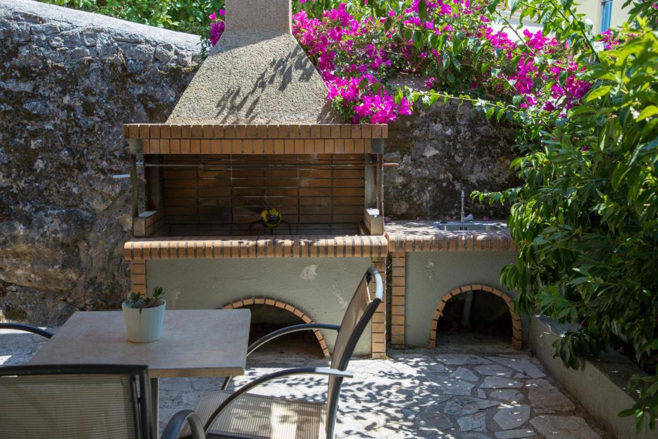 Alicelia Boutique Inn Вати Экстерьер фото