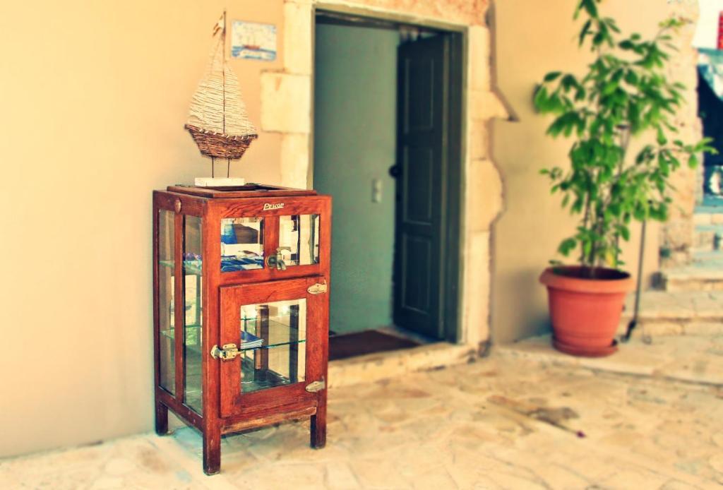 Alicelia Boutique Inn Вати Экстерьер фото