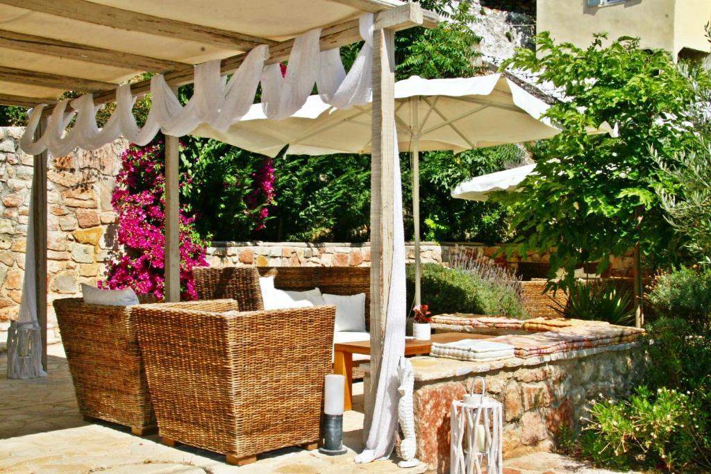 Alicelia Boutique Inn Вати Экстерьер фото